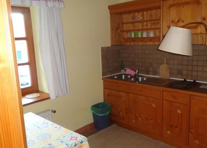 Hirschenhof Han/Misafirhane 2*