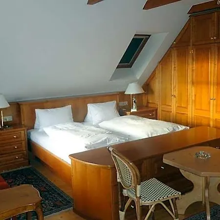 Hirschenhof Gasthof 2*