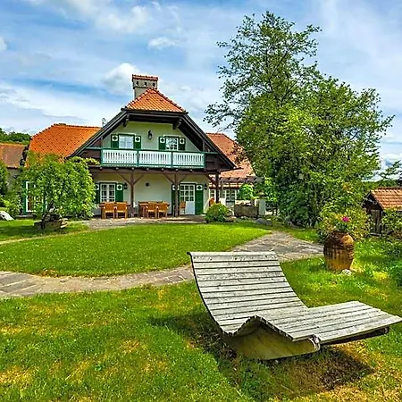 Hirschenhof Gasthof 2*